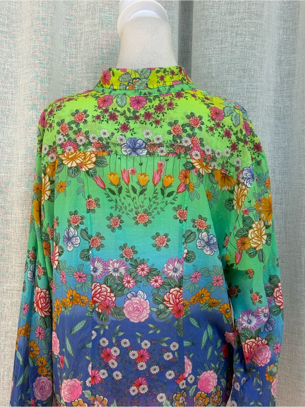 Johnny Was colorful floral button down shirt Rainbow Field Henley Popover tunic - Picture 8 of 10
